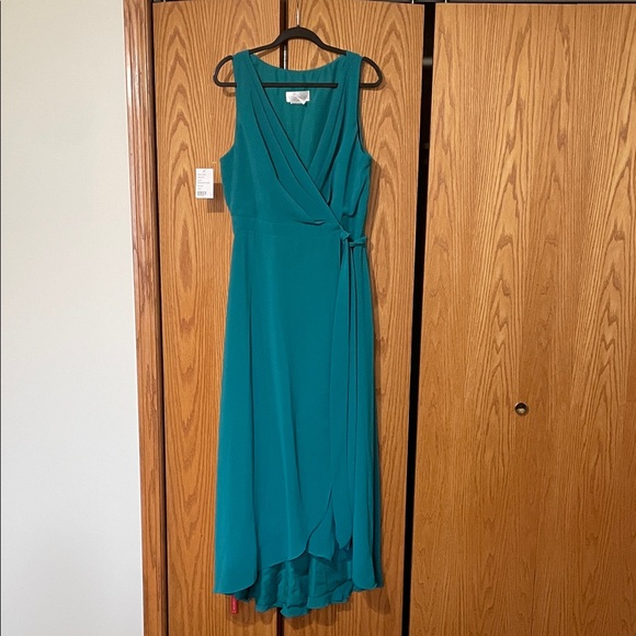 Jenny Packham Dresses & Skirts - Elegant Sleeveless Wrap Dress